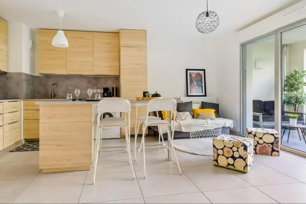 Le Serenity T2 Aix-en-Provence 0*,
